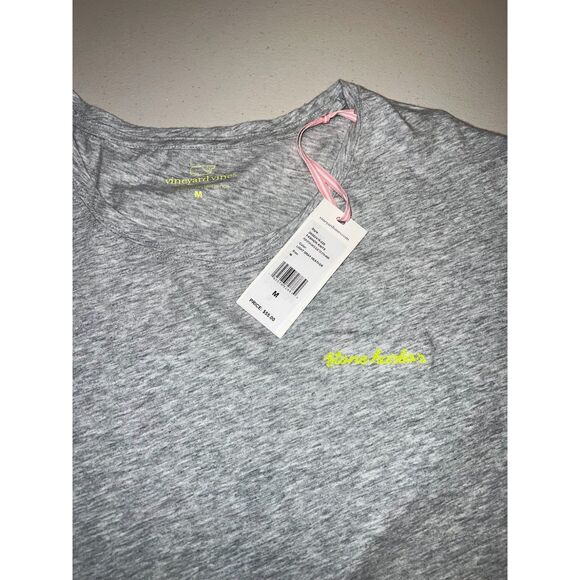Vineyard Vines Pop Stitch Tee Stone Harbor Medium NWT - Picture 1 of 4